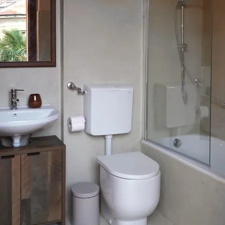 Cozy Aparment With Ac & Free Private Parking 公寓
