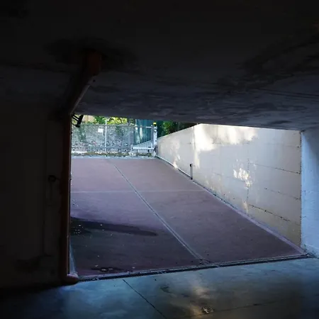 公寓 Cozy Aparment With Free Private Parking 瓦雷泽