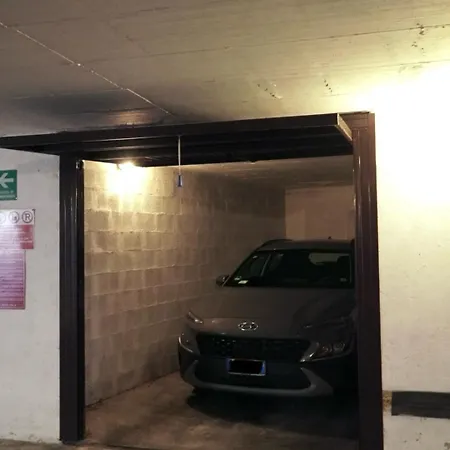 Cozy Aparment With Free Private Parking 瓦雷泽