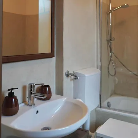 Cozy Aparment With Ac & Free Private Parking 公寓 瓦雷泽